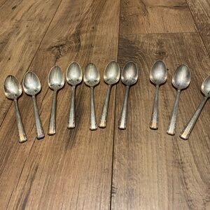 Vintage  Rogers DeLuxe Silver Deluxe Plate Dinner Spoons (Set Of 10) 6”